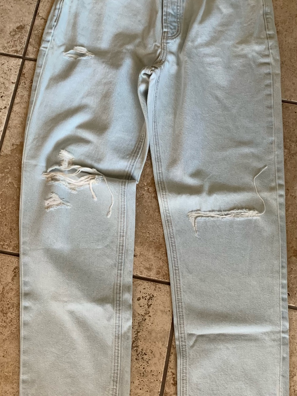 Old Navy Light Blue Distressed Jeans - Slouchy Straight High Rise